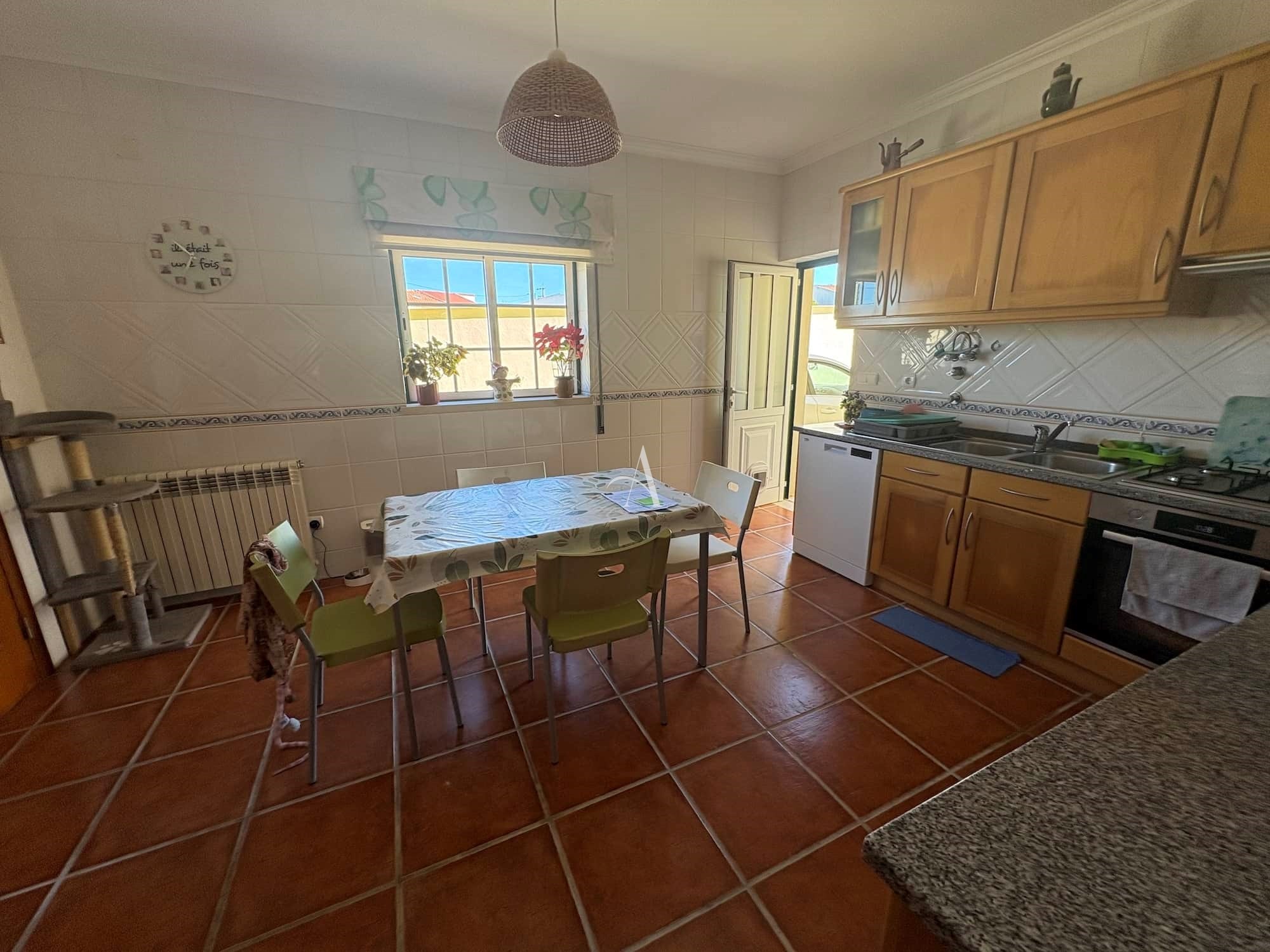 4 Bed, 2 Bath, HouseFor Sale, Alcobaça, Leiria