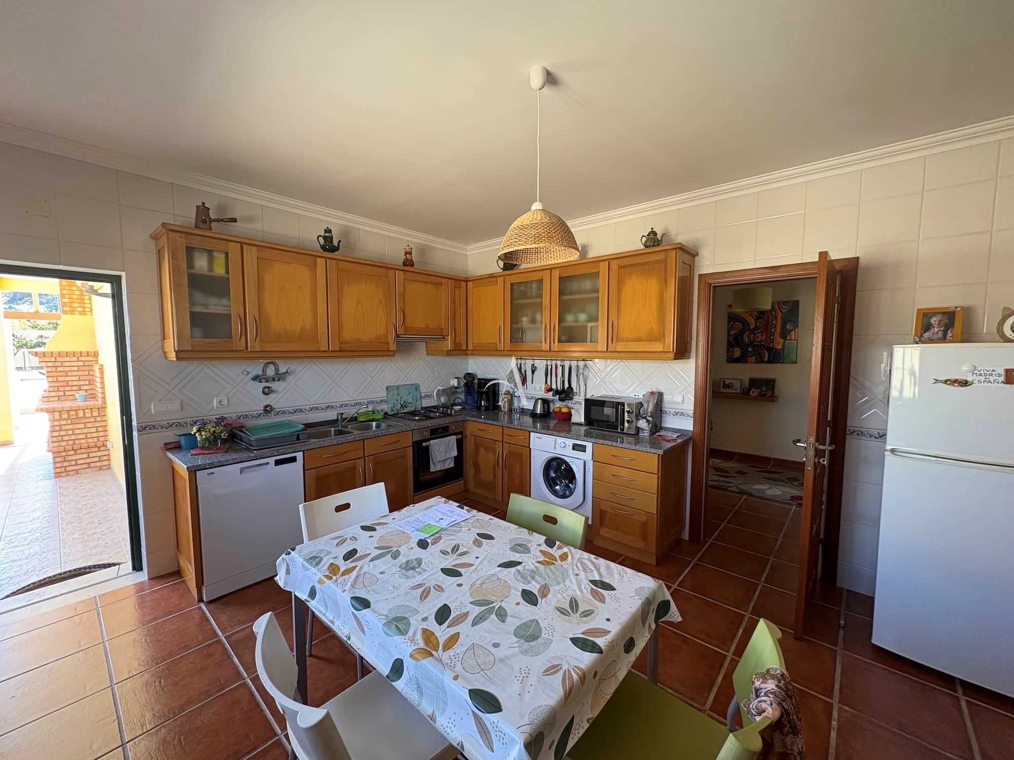 4 Bed, 2 Bath, HouseFor Sale, Alcobaça, Leiria