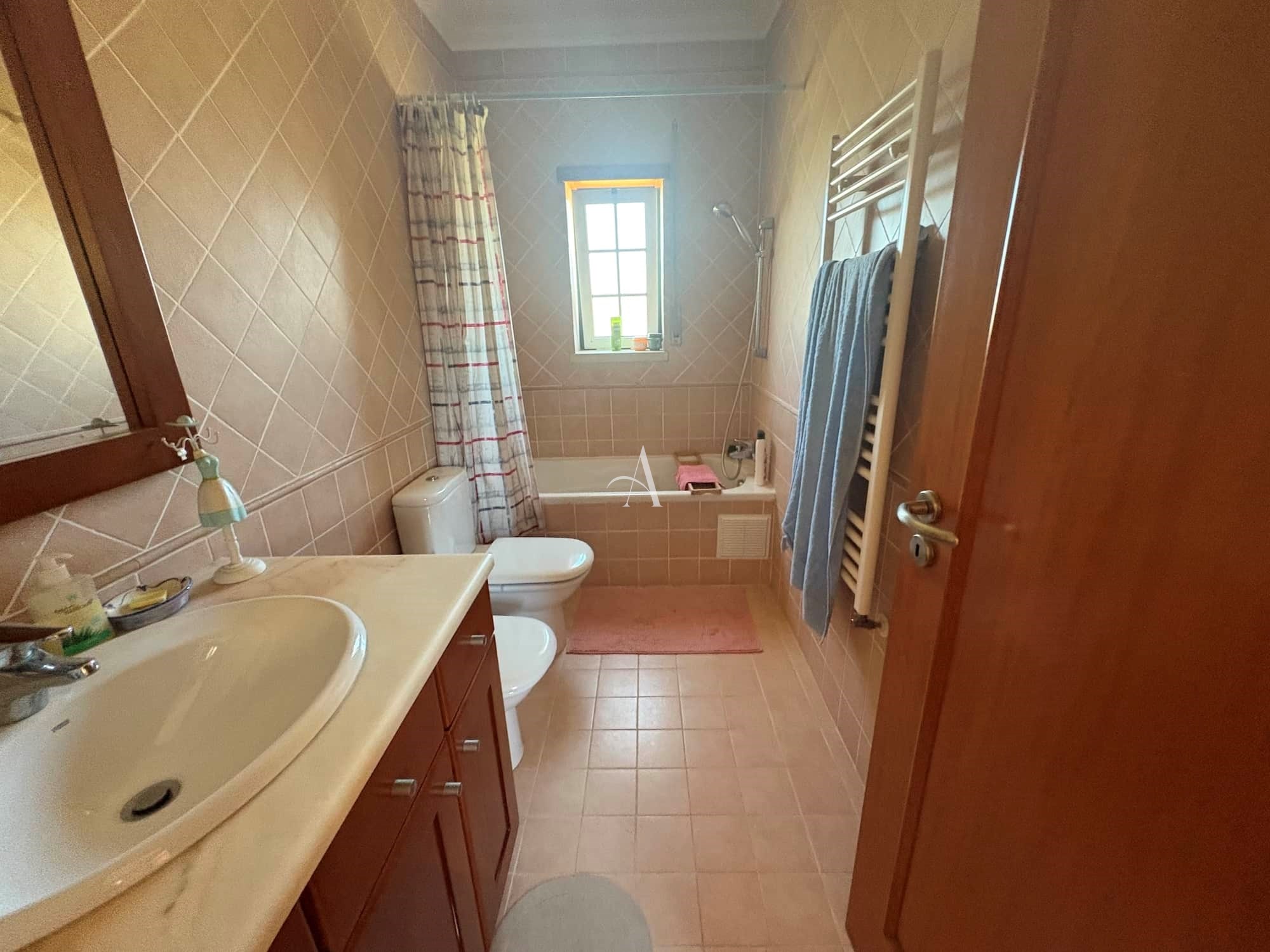 4 Bed, 2 Bath, HouseFor Sale, Alcobaça, Leiria