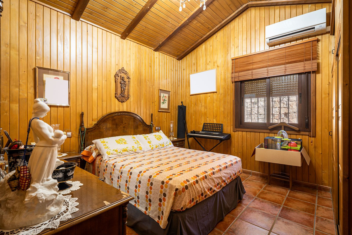 3 Bed, 3 Bath, HouseFor Sale, Estepona, Malaga