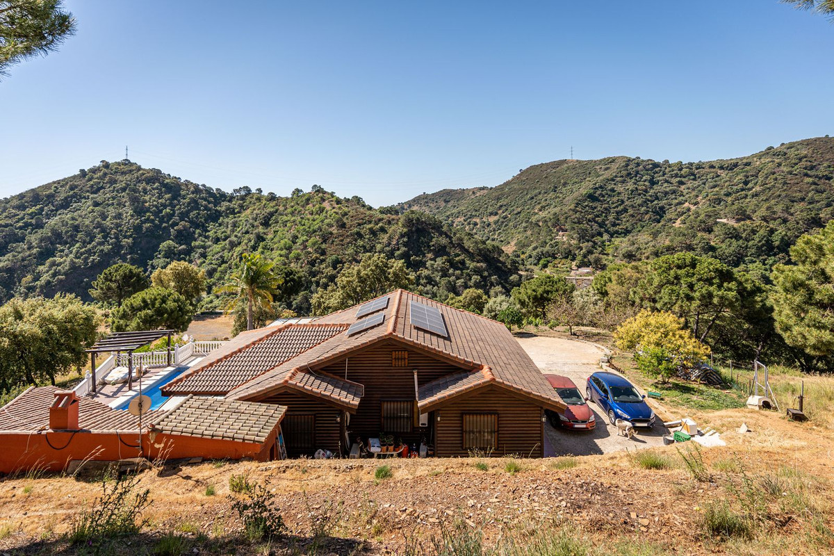 3 Bed, 3 Bath, HouseFor Sale, Estepona, Malaga