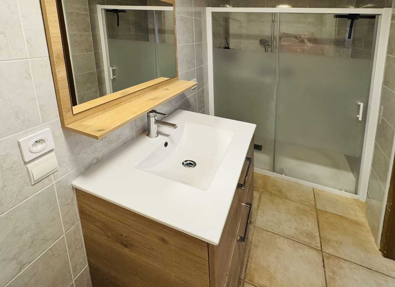 3 Bed, 1 Bath, HouseFor Sale, Abeilhan, Herault, Languedoc-Roussillon, 34290