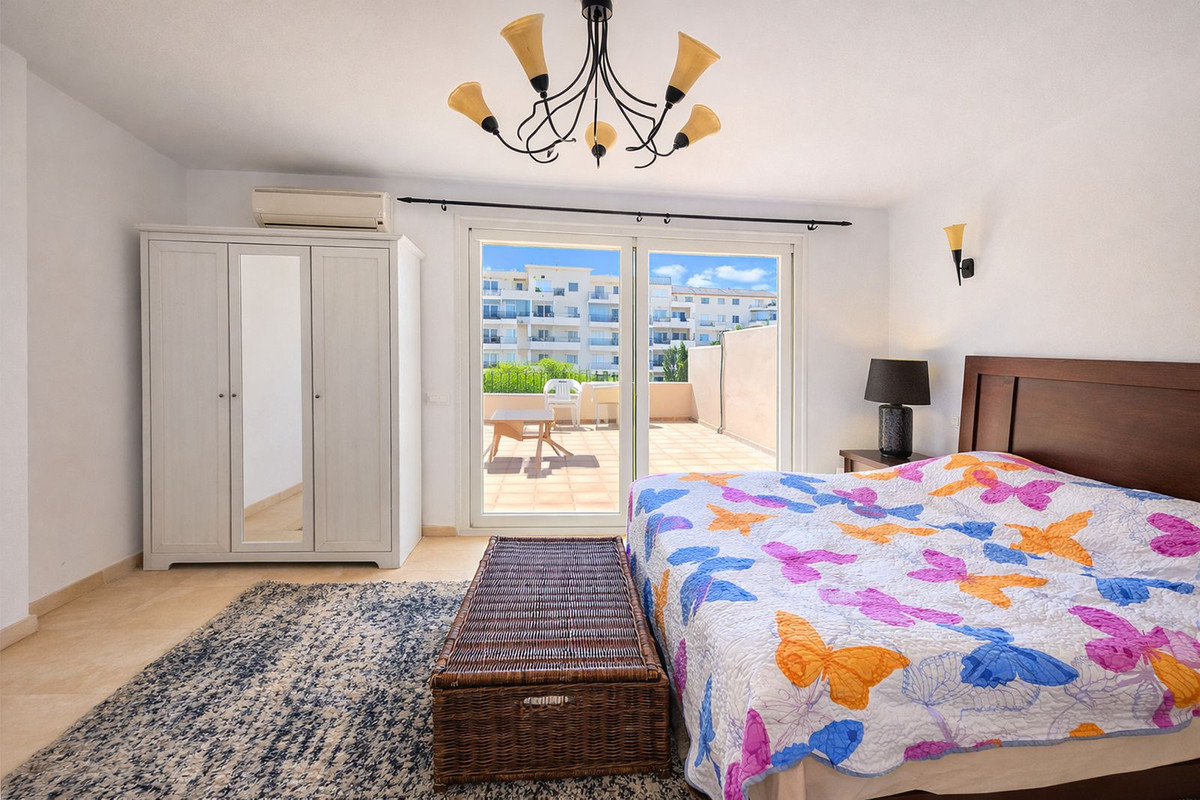 3 Bed, 3 Bath, ApartmentFor Sale, La Duquesa, Malaga
