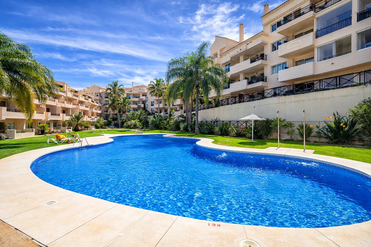 3 Bed, 3 Bath, ApartmentFor Sale, La Duquesa, Malaga