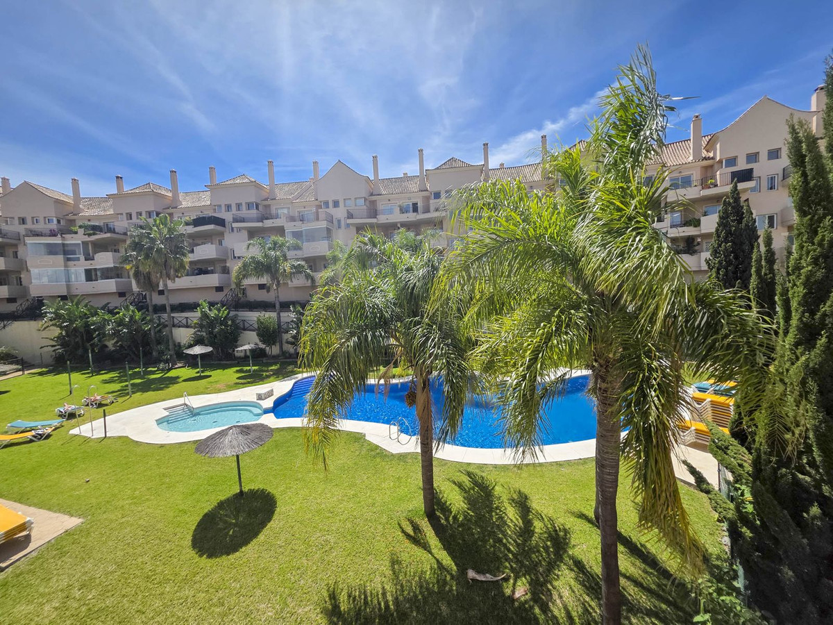 3 Bed, 3 Bath, ApartmentFor Sale, La Duquesa, Malaga