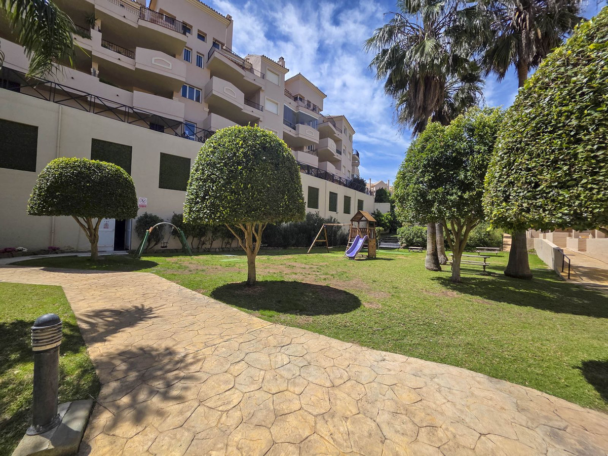 3 Bed, 3 Bath, ApartmentFor Sale, La Duquesa, Malaga