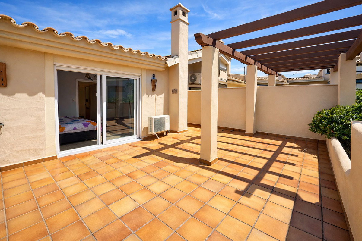 3 Bed, 3 Bath, ApartmentFor Sale, La Duquesa, Malaga