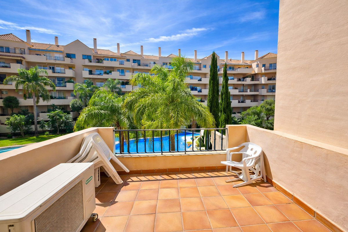 3 Bed, 3 Bath, ApartmentFor Sale, La Duquesa, Malaga