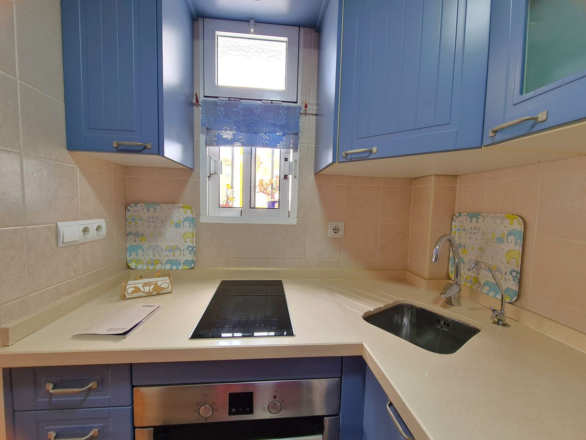 1 Bed, 1 Bath, ApartmentFor Sale, Estepona, Malaga