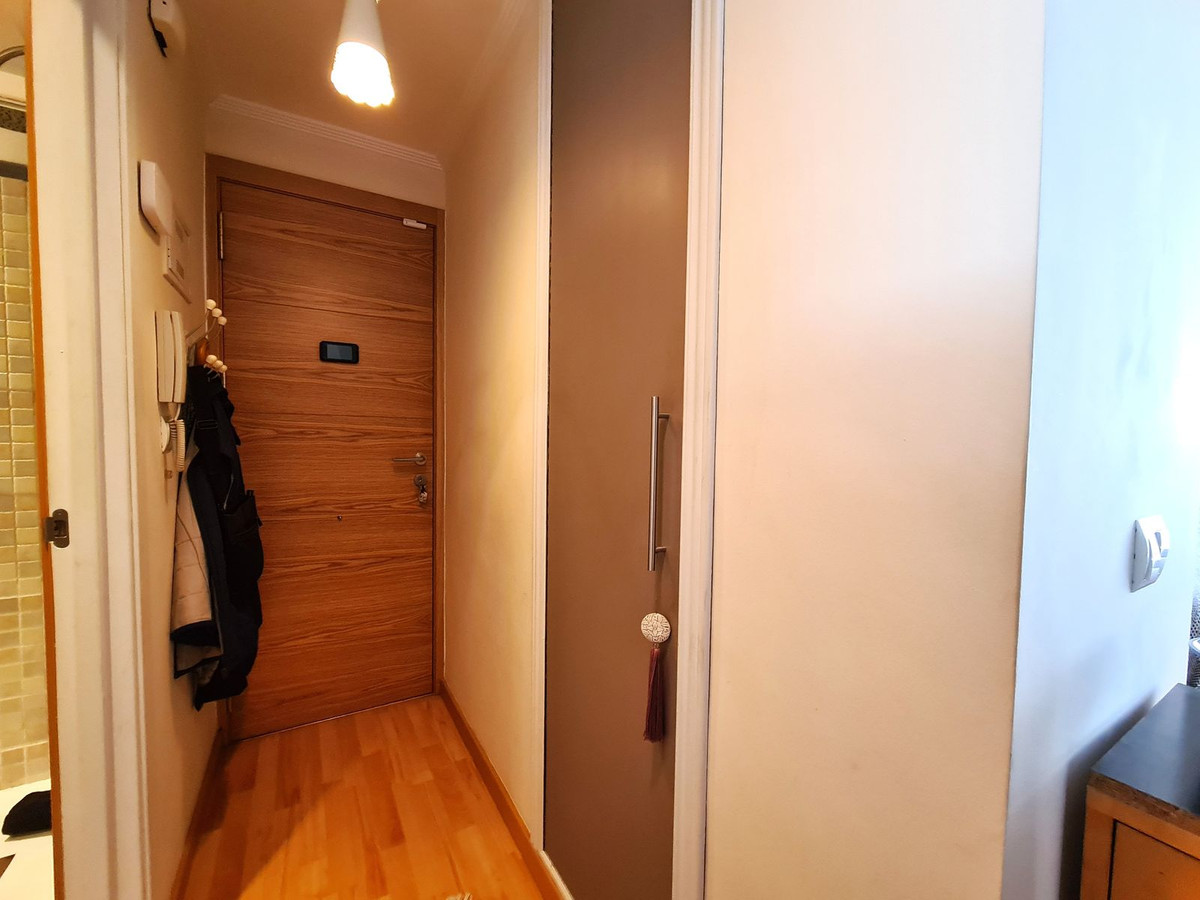 1 Bed, 1 Bath, ApartmentFor Sale, Estepona, Malaga