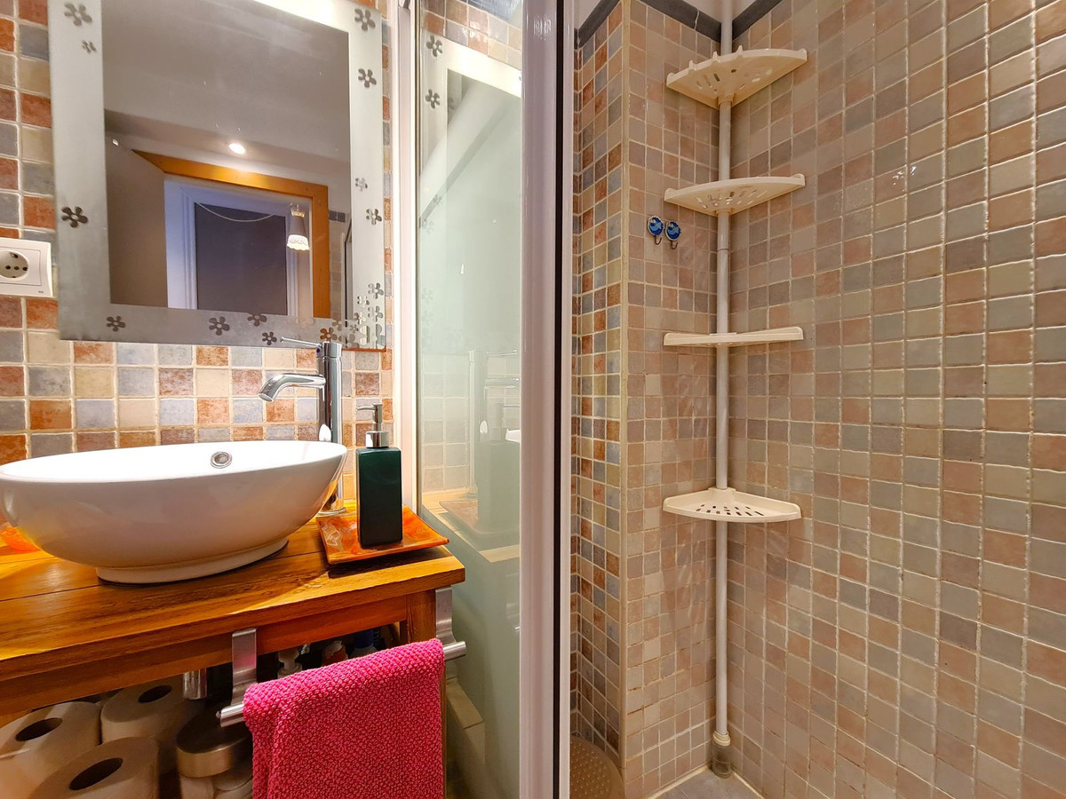 1 Bed, 1 Bath, ApartmentFor Sale, Estepona, Malaga