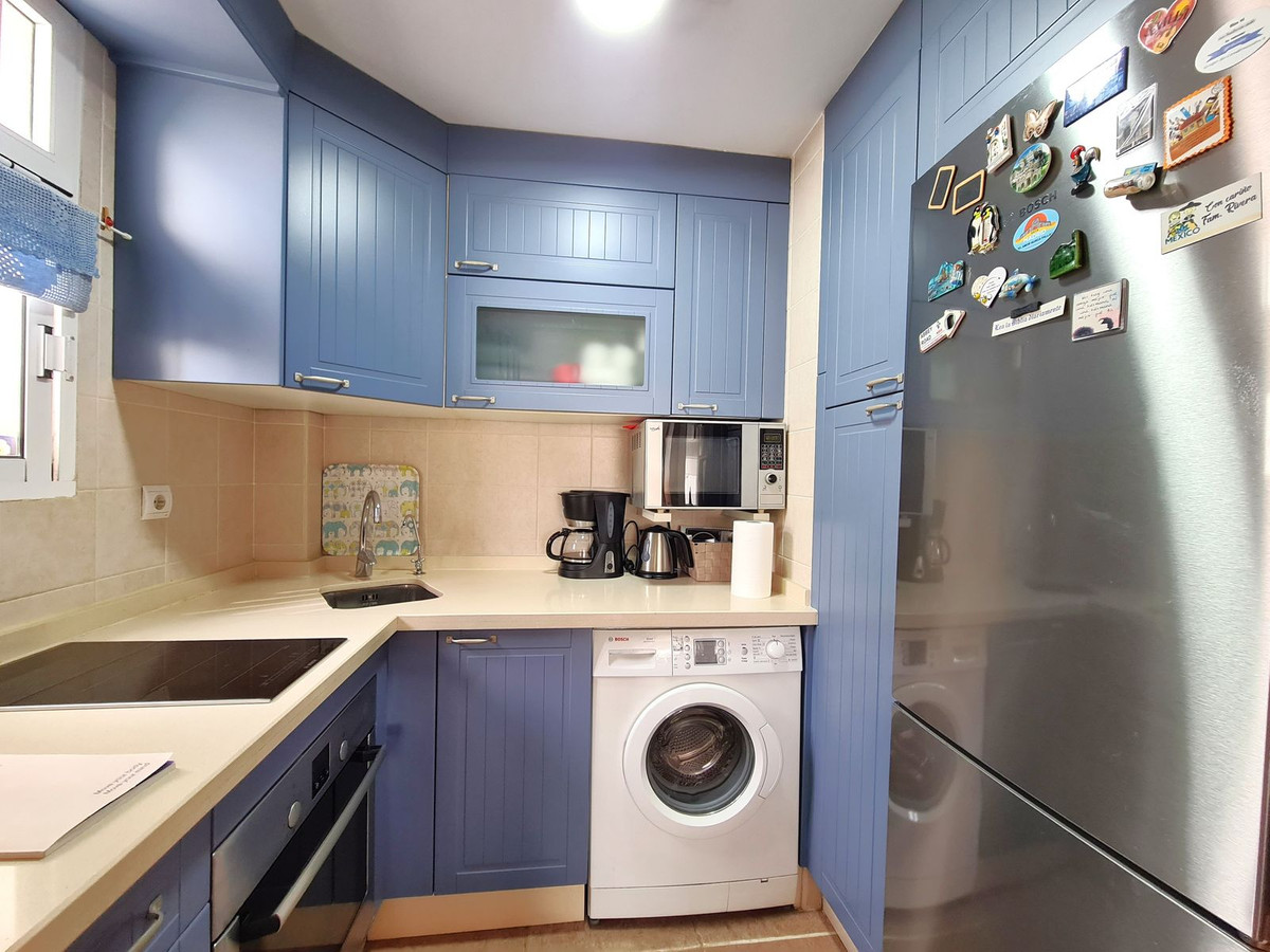 1 Bed, 1 Bath, ApartmentFor Sale, Estepona, Malaga