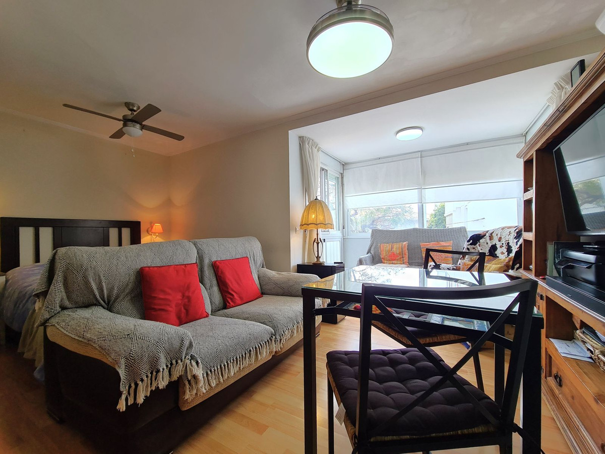 1 Bed, 1 Bath, ApartmentFor Sale, Estepona, Malaga