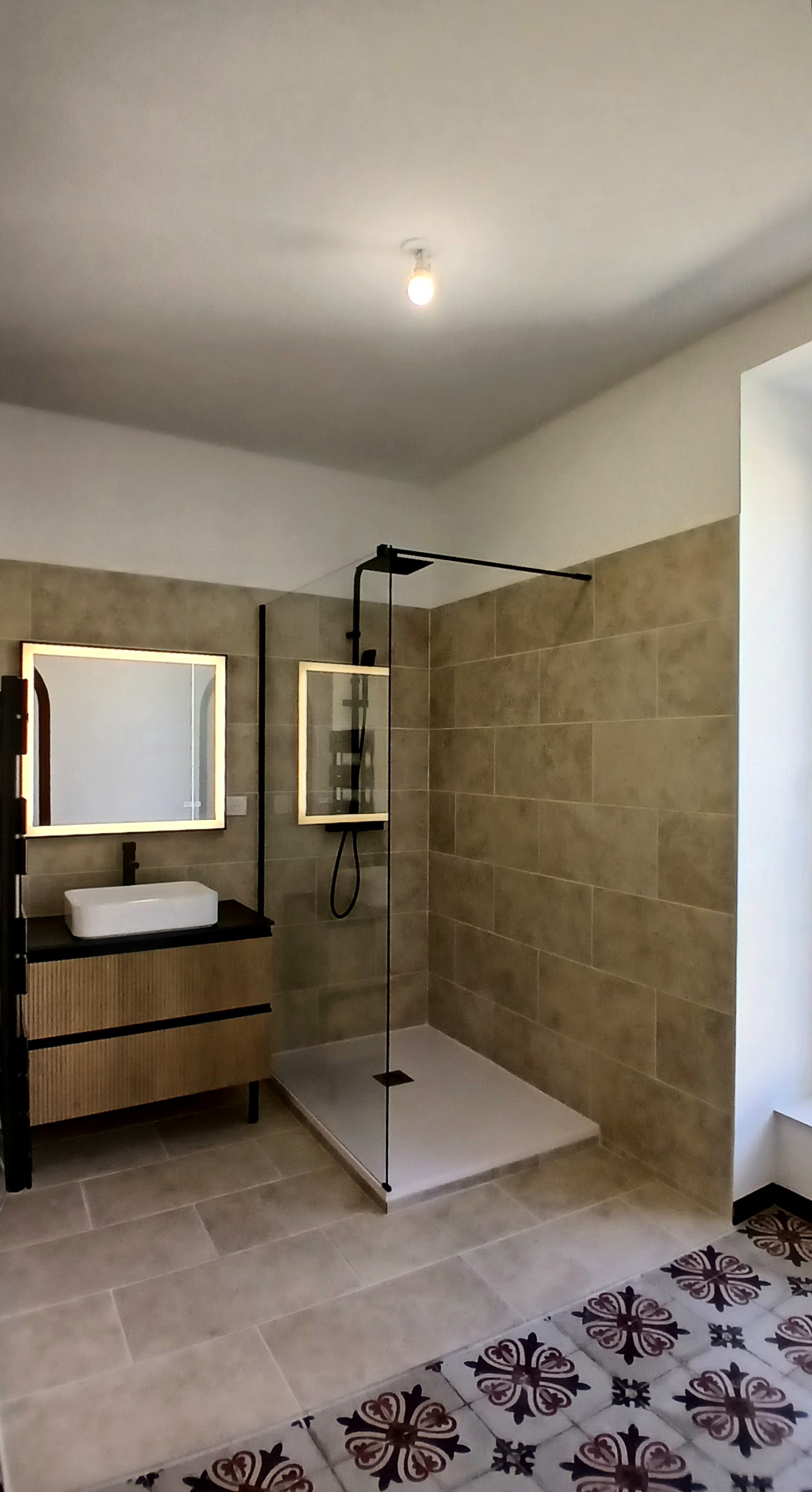 4 Bed, 3 Bath, HouseFor Sale, Magalas, Herault, Languedoc-Roussillon, 34480