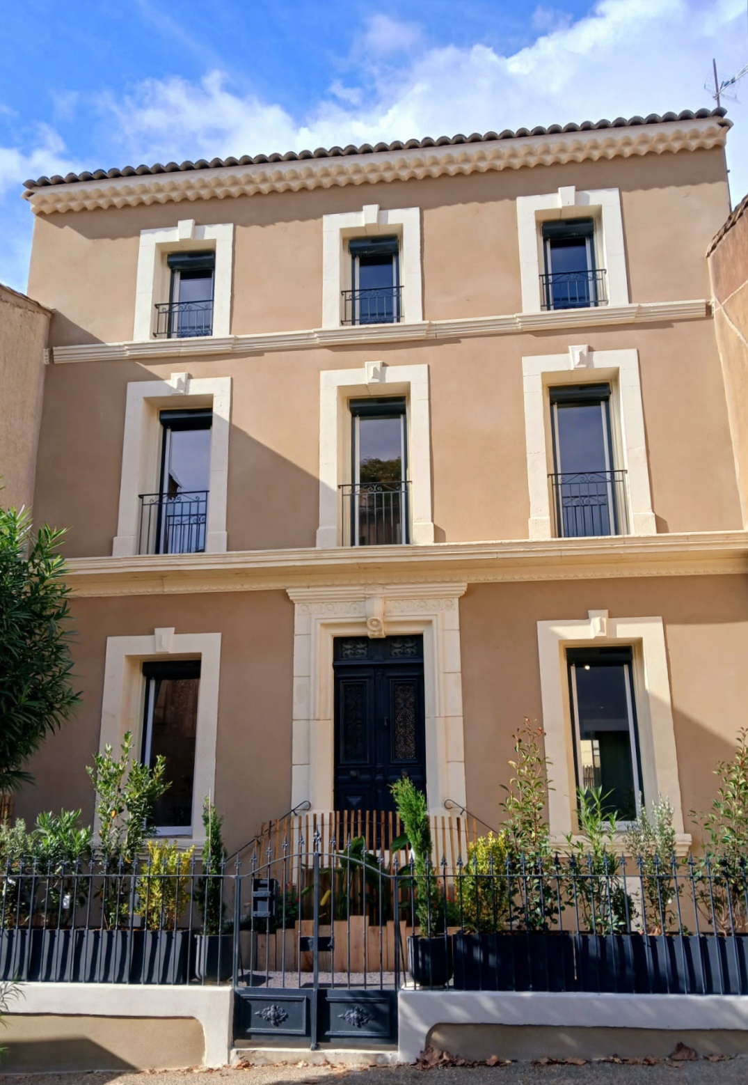 4 Bed, 3 Bath, HouseFor Sale, Magalas, Herault, Languedoc-Roussillon, 34480