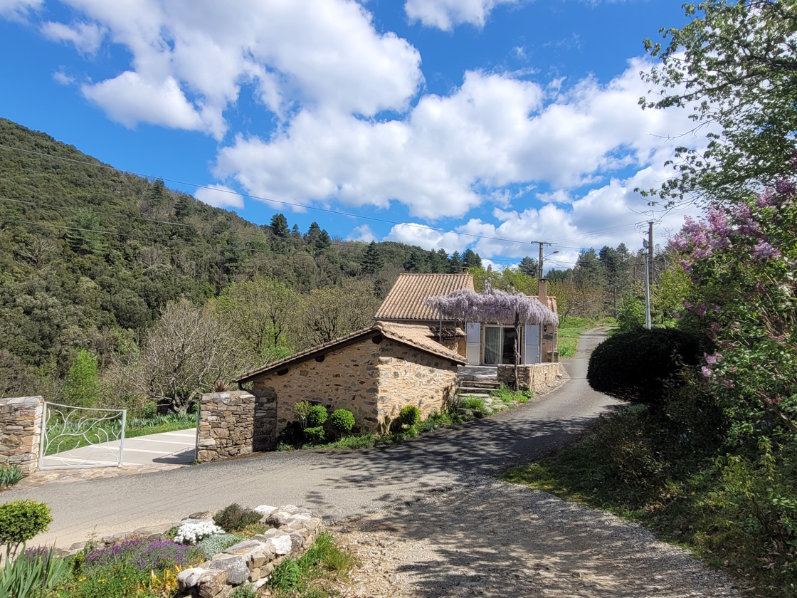 5 Bed, 2 Bath, HouseFor Sale, Olargues, Herault, Languedoc-Roussillon, 34390