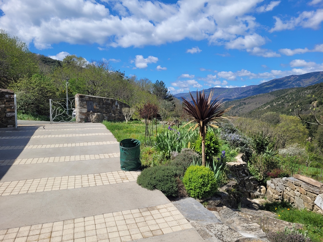 5 Bed, 2 Bath, HouseFor Sale, Olargues, Herault, Languedoc-Roussillon, 34390