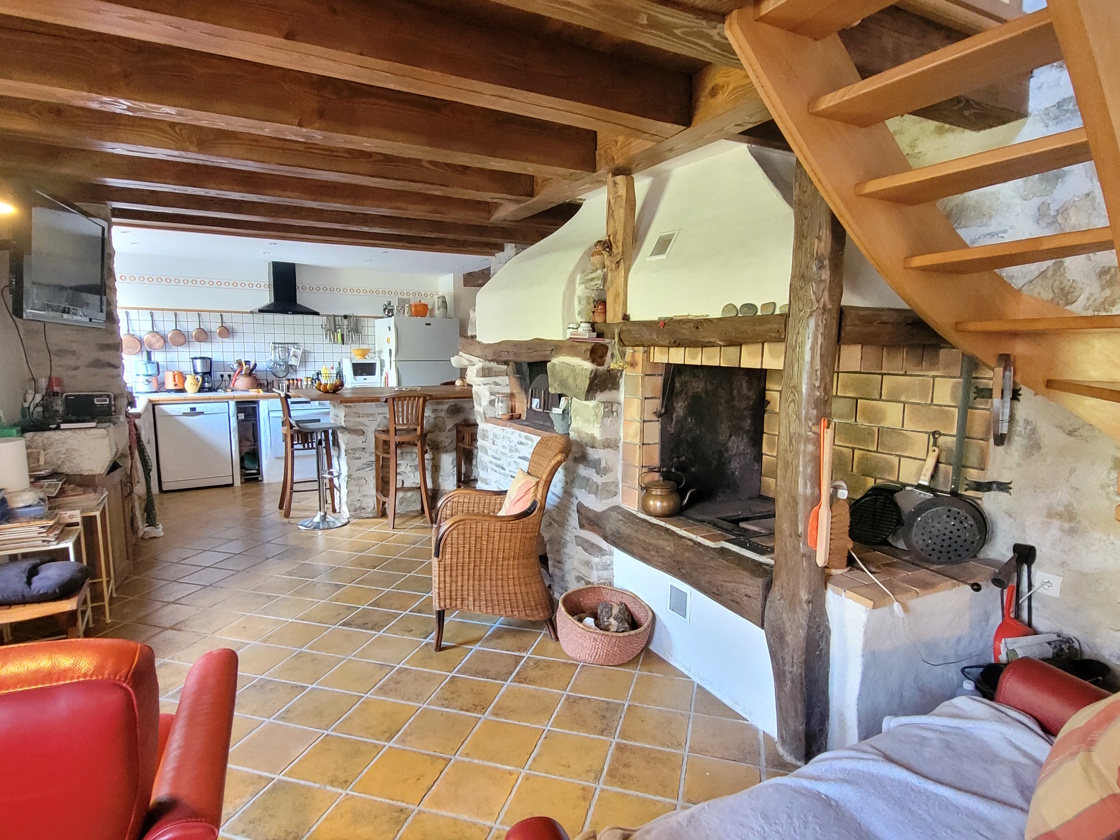 5 Bed, 2 Bath, HouseFor Sale, Olargues, Herault, Languedoc-Roussillon, 34390