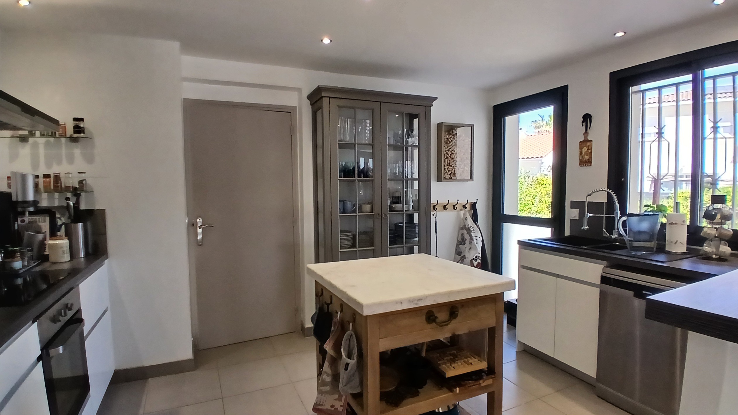 5 Bed, 3 Bath, HouseFor Sale, Beziers, Herault, Languedoc-Roussillon, 34500