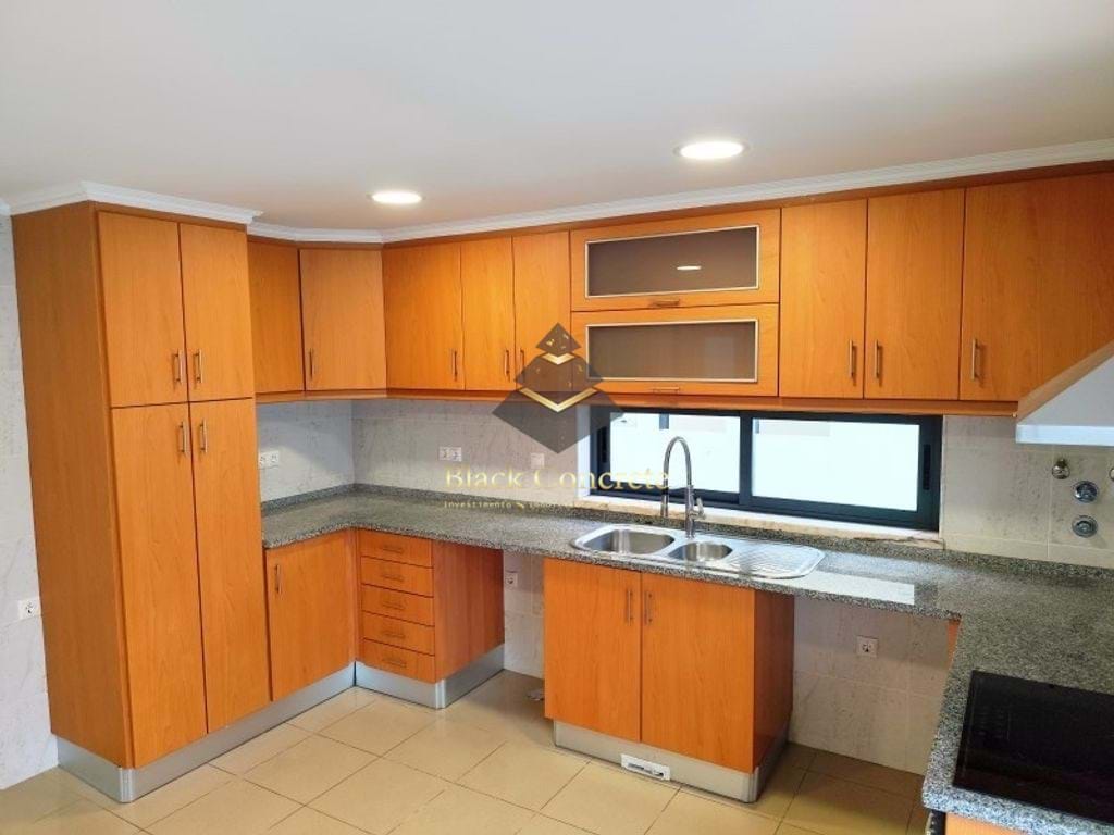 5 Bed, 4 Bath, HouseFor Sale, Almada, Setubal, 2810-302