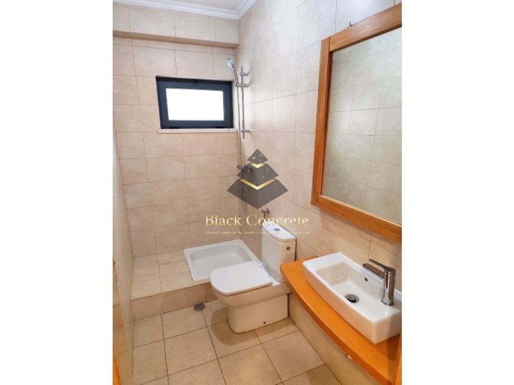 5 Bed, 4 Bath, HouseFor Sale, Almada, Setubal, 2810-302