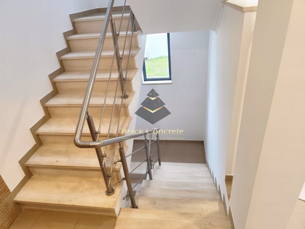 5 Bed, 4 Bath, HouseFor Sale, Almada, Setubal, 2810-302