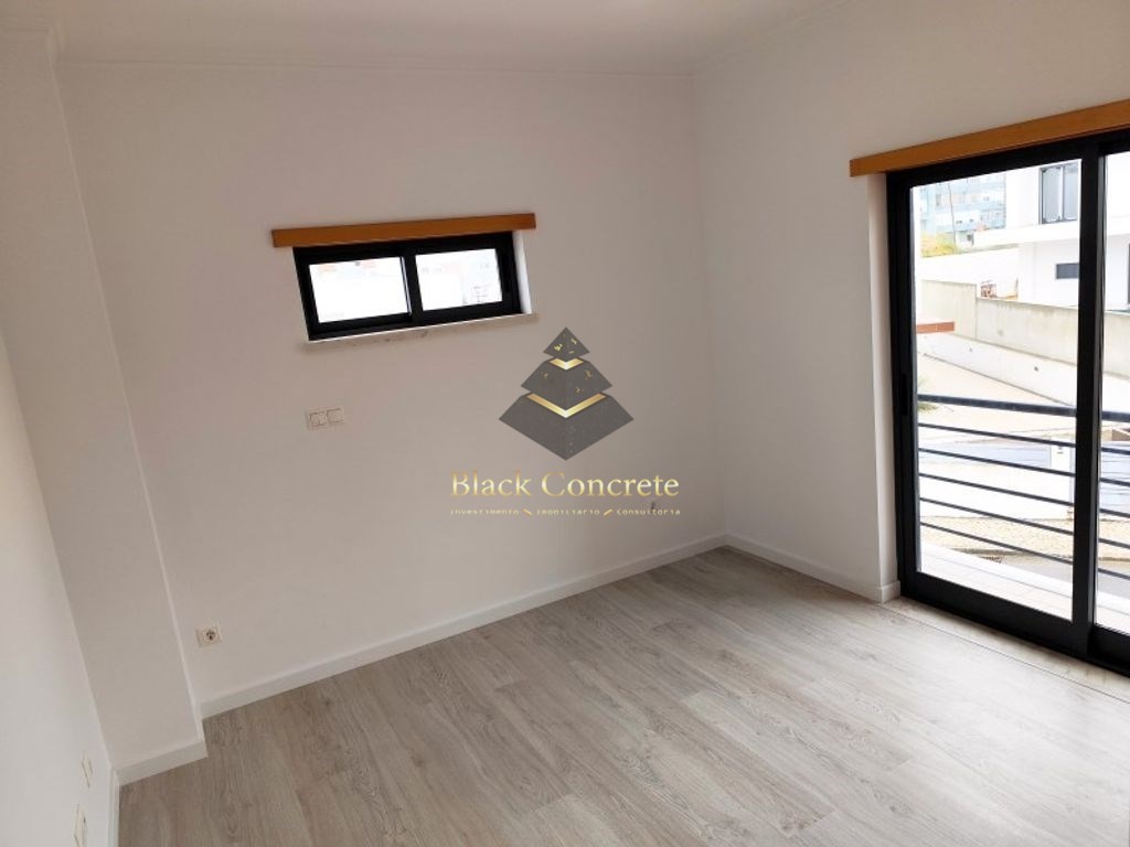 5 Bed, 4 Bath, HouseFor Sale, Almada, Setubal, 2810-302