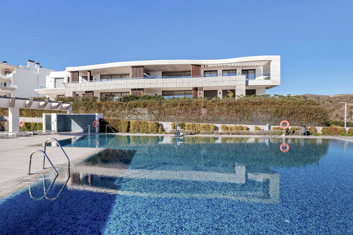 3 Bed, 2 Bath, ApartmentFor Sale, Benahavis, Malaga