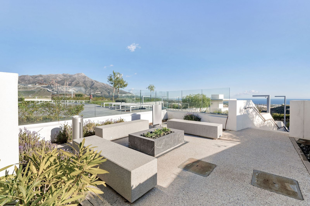 3 Bed, 2 Bath, ApartmentFor Sale, Benahavis, Malaga