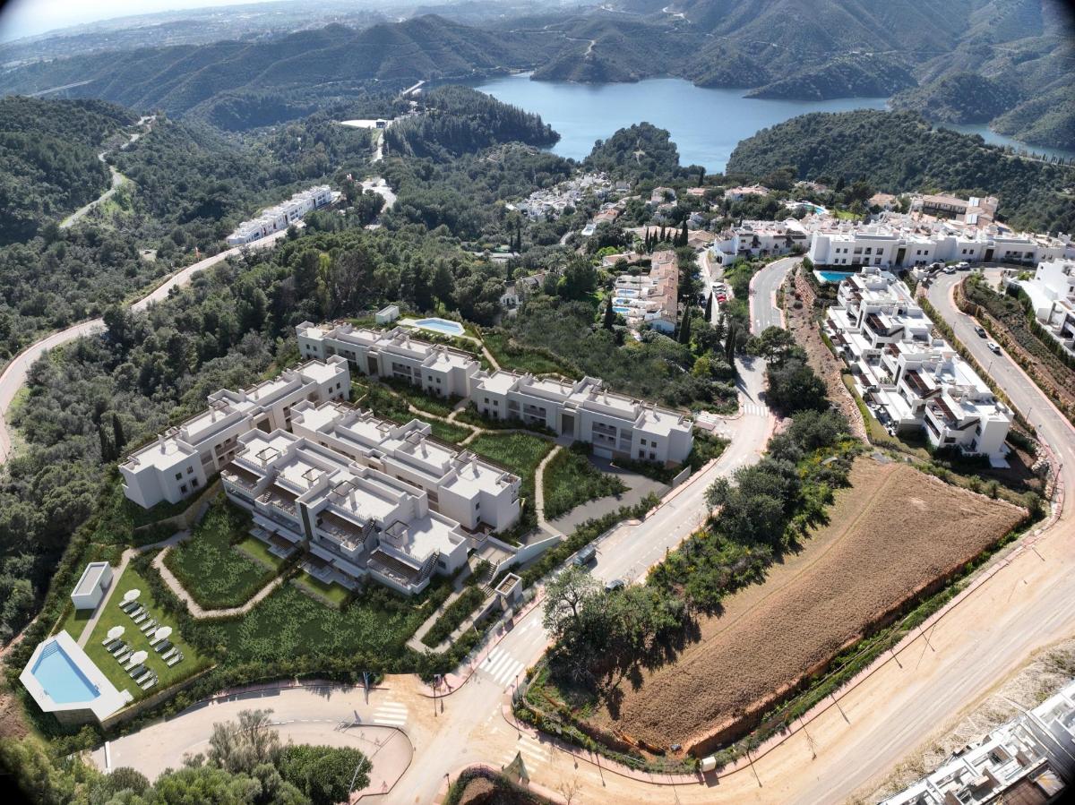 2 Bed, 2 Bath, ApartmentFor Sale, Istán, Costa del Sol