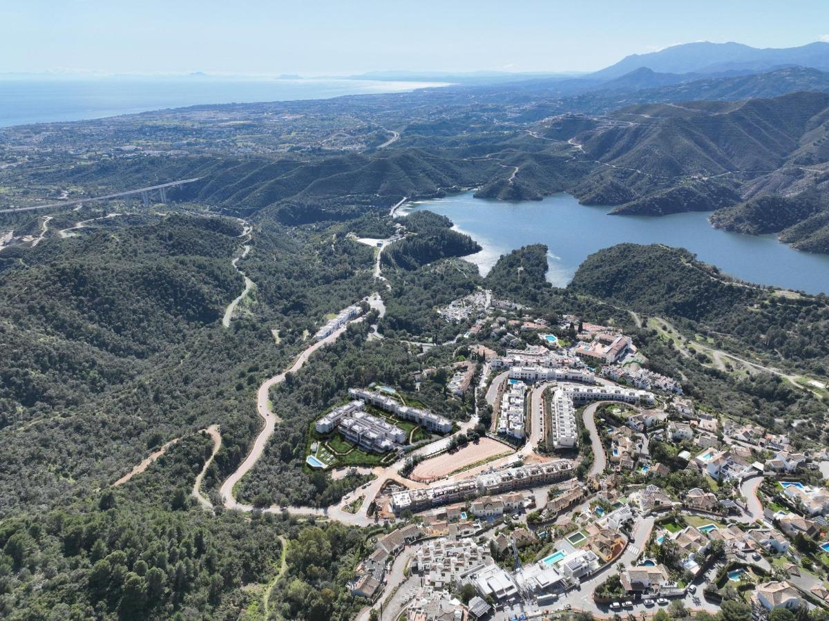 2 Bed, 2 Bath, ApartmentFor Sale, Istán, Costa del Sol